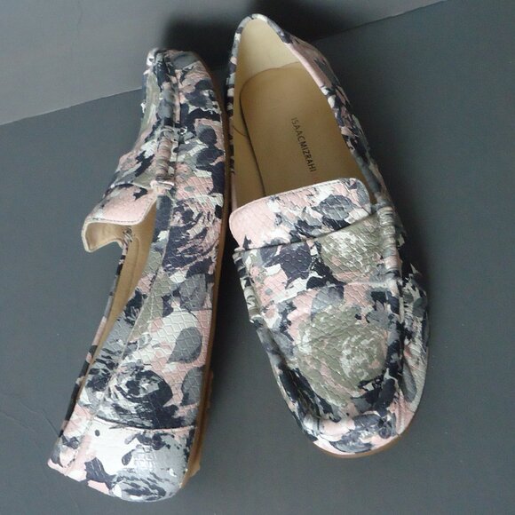SIZE 10. Isaac Mizrahi Live! Amapril leather driving loafer comfy shoes.